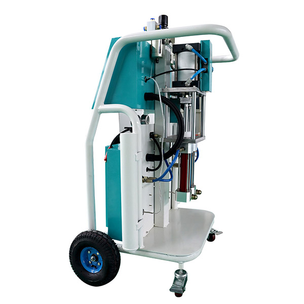 CNMC-E3聚氨酯噴涂機